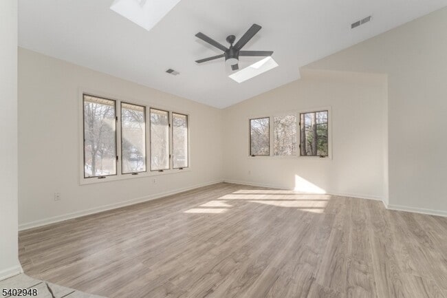 48 Westchester Terrace in Clinton Township, NJ - Building Photo - Building Photo