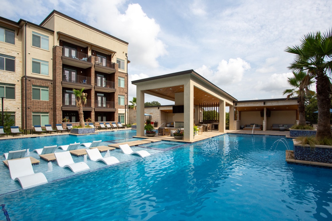 Amara in San Antonio, TX - Building Photo