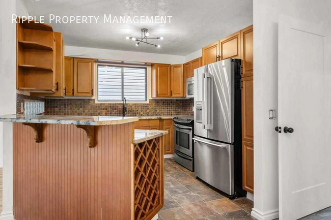 1004 McKinnon Dr NE in Calgary, AB - Building Photo - Building Photo