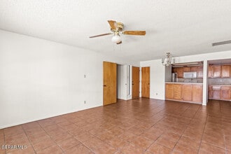 7465 Stoney Hill Dr in El Paso, TX - Building Photo - Building Photo