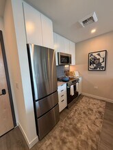 55 NW 24th St, Unit A1 in Miami, FL - Foto de edificio - Building Photo