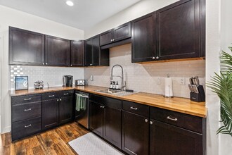 47395 Monroe St in Indio, CA - Building Photo - Building Photo