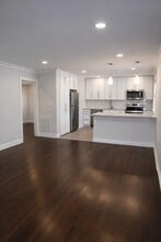 Town House Apartments in Springfield, NJ - Building Photo - Building Photo