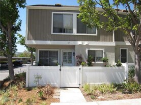 97 Abbeywood Ln in Laguna Hills, CA - Building Photo