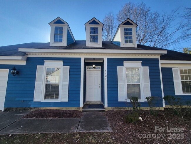 5720 Ebley Ln in Charlotte, NC - Building Photo - Building Photo
