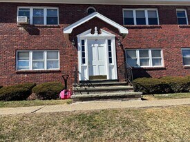 15 NJ-17 in Tuxedo, NY - Building Photo