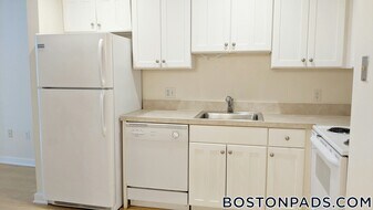 40 Boylston St, Unit 403 in Boston, MA - Building Photo