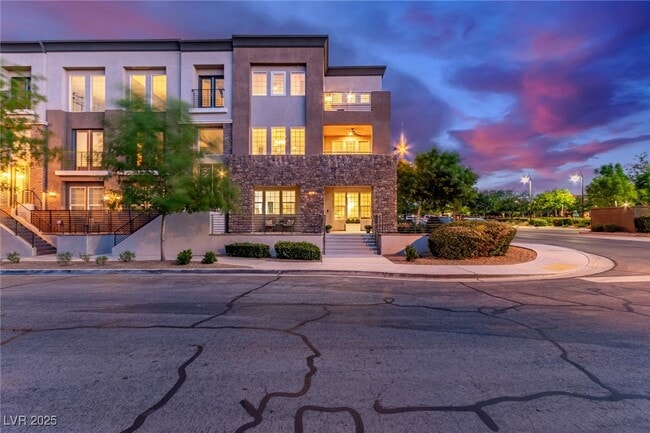 property at 3165 Via Como