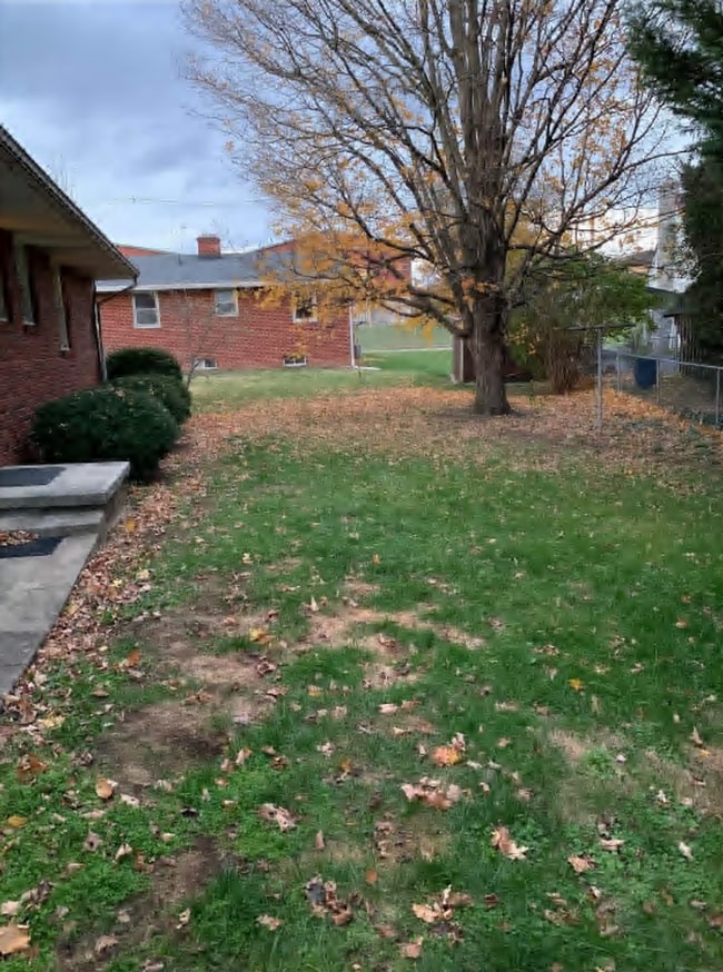 242 Garber St in Chambersburg, PA - Building Photo - Building Photo