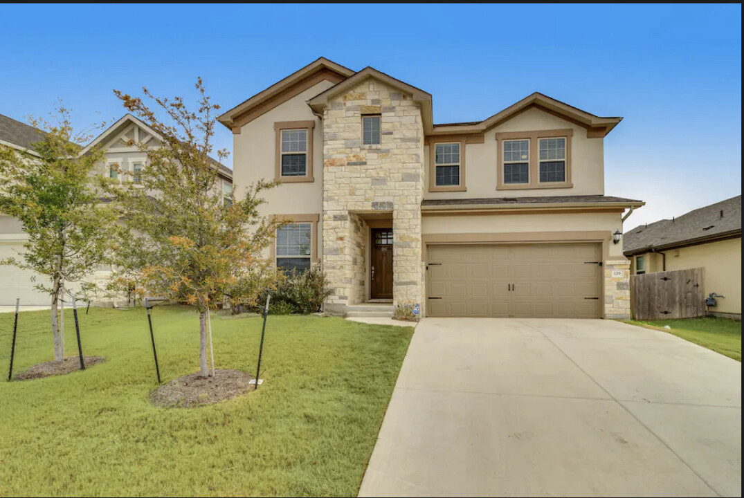 129 Birkshire Dr in Georgetown, TX - Foto de edificio