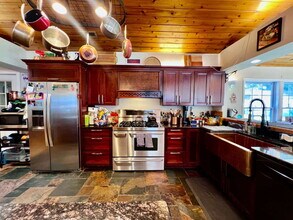 2012 Oak Leaf Ln in Virginia Beach, VA - Building Photo - Building Photo