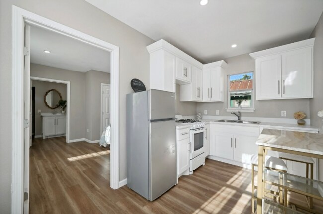 1006 Center St in San Antonio, TX - Building Photo - Building Photo