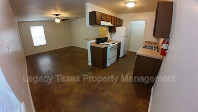 1322 Country Club Rd in Cleburne, TX - Building Photo - Building Photo