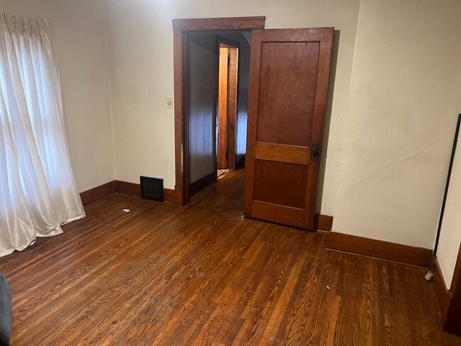 property at 415 E Frye Ave