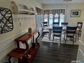 51 Billow Rd in East Lyme, CT - Building Photo