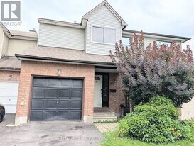 4 Alfa St in Ottawa, ON - Building Photo
