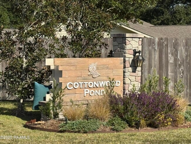 406 Gray Birch Lp in Youngsville, LA - Foto de edificio - Building Photo