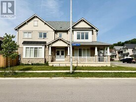 8612 Chickory Trail in Niagara Falls, ON - Building Photo