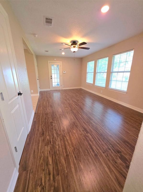 1008 Southampton Dr in Angleton, TX - Building Photo - Building Photo