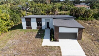 1804 Nimbus Dr in North Port, FL - Building Photo - Building Photo