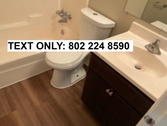 6419 Londonderry Dr in Cary, IL - Building Photo - Building Photo