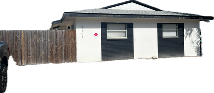 7101 Dartmouth Ave N, Unit 4 in St. Petersburg, FL - Foto de edificio - Building Photo