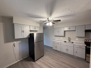 1122 N 7th St in Springfield, IL - Building Photo - Building Photo