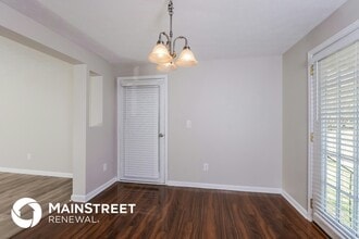 8611 Montrie Ct in Louisville, KY - Building Photo - Building Photo
