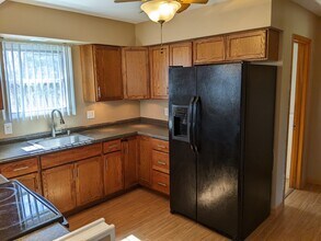 907 Hooper Rd in Endicott, NY - Building Photo - Building Photo