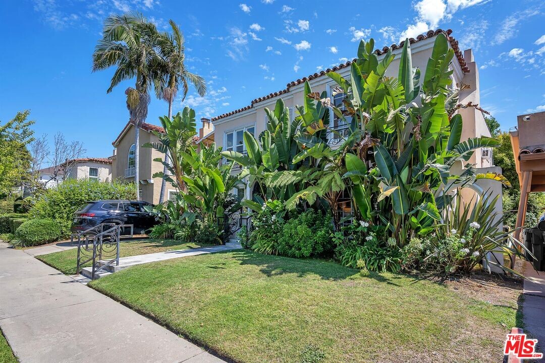 7934 4th St in Los Angeles, CA - Building Photo