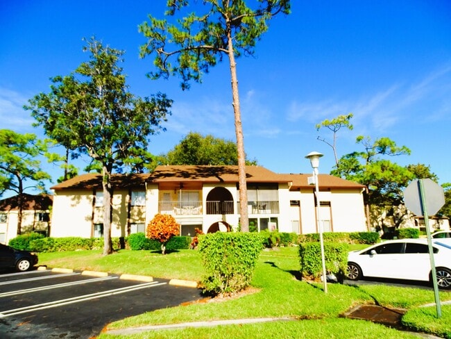409 Pine Glen Ln