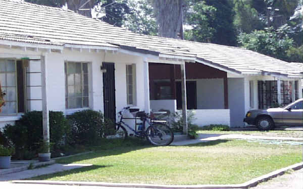 926 Post St in Redlands, CA - Building Photo