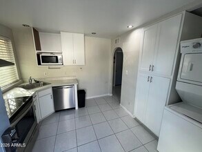 4112 W Hearn Rd in Phoenix, AZ - Building Photo - Building Photo