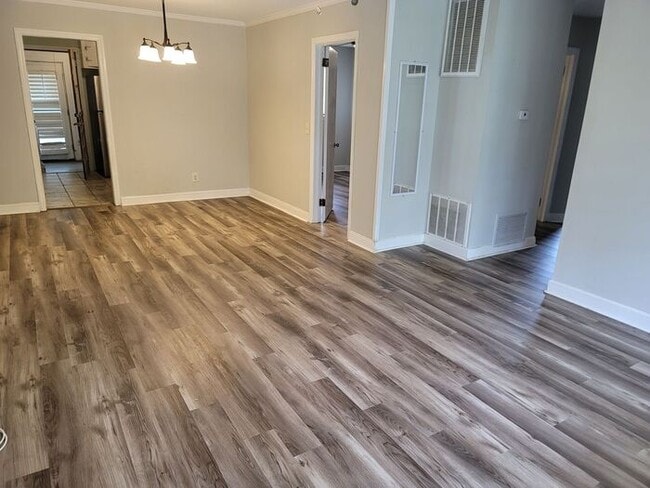 7032 Patterson Rd in Columbia, SC - Building Photo - Building Photo