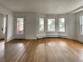 1926 W Jackson St in Muncie, IN - Building Photo - Building Photo