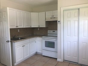 4041 SW 23rd St-Unit -35 in West Park, FL - Foto de edificio - Building Photo