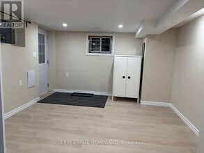 61 Tanjoe Crescent in Toronto, ON - Building Photo - Building Photo