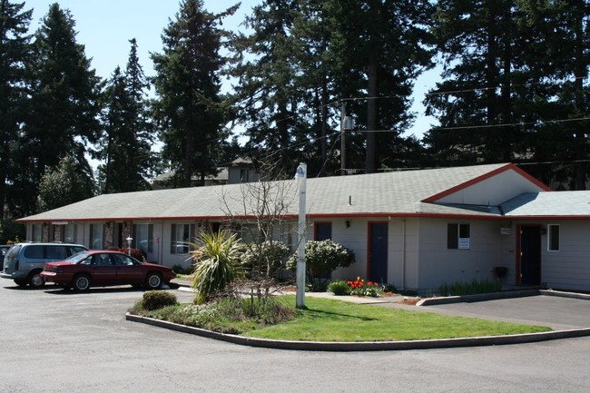 Powell Court Villa in Portland, OR - Building Photo - Building Photo