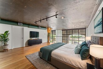 1005 S Shepherd Dr in Houston, TX - Building Photo - Building Photo
