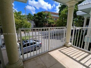 2758 W Trade Ave in Miami, FL - Building Photo - Building Photo