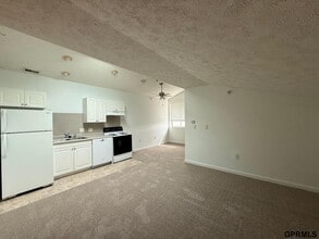 137 N Jefferson St in Papillion, NE - Building Photo - Building Photo