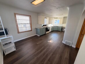 1235 W Lorain St in Appleton, WI - Foto de edificio - Building Photo