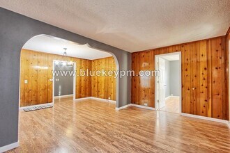 5034 SE 111th Ave in Portland, OR - Building Photo - Building Photo