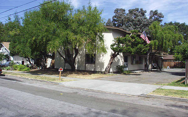 1631-1639 Estudillo St in Martinez, CA - Foto de edificio - Building Photo