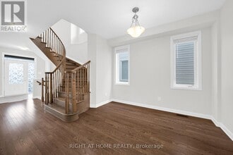 366 Cloyne Cres in Ottawa, ON - Building Photo - Building Photo