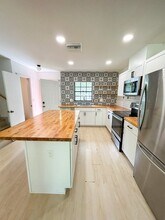 1058 SW 6th Dr in Gainesville, FL - Building Photo - Building Photo