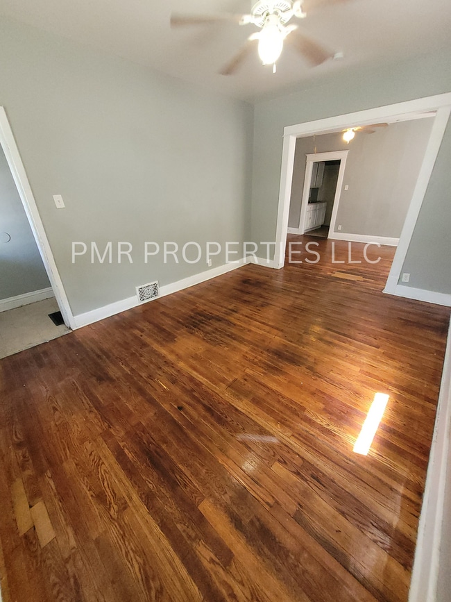 1821 S 11th St in St. Joseph, MO - Building Photo - Building Photo