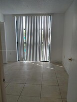 11790 SW 18th St in Miami, FL - Building Photo