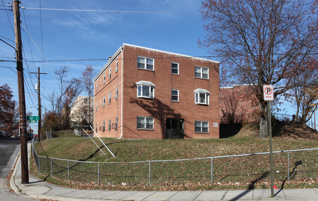 500 61st Ave NE in Washington, DC - Building Photo - Building Photo