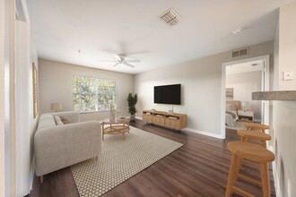Meridian Pointe Apartments in Tampa, FL - Building Photo - Building Photo